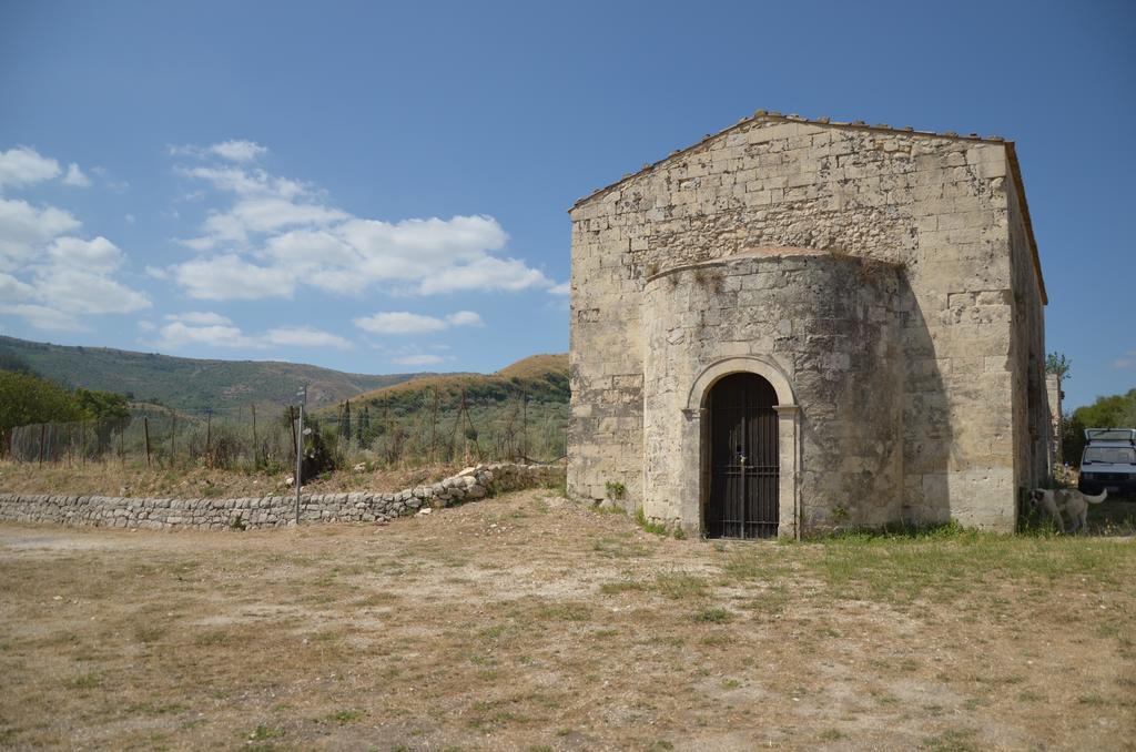 Le Case Di S. Andrea Buccheri エクステリア 写真